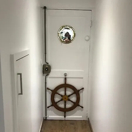 Le Petit Bateau * Μεντόν