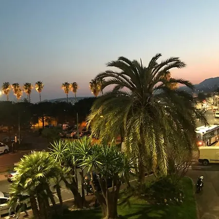 Le Petit Bateau דירה מנטון