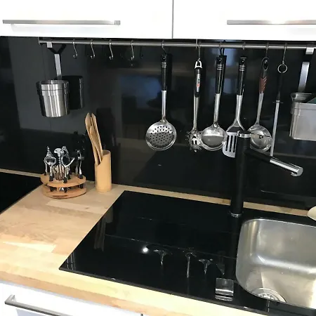 Le Petit Bateau * מנטון