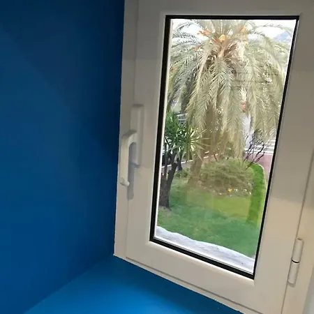 Le Petit Bateau * מנטון