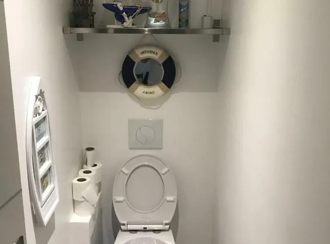 Le Petit Bateau